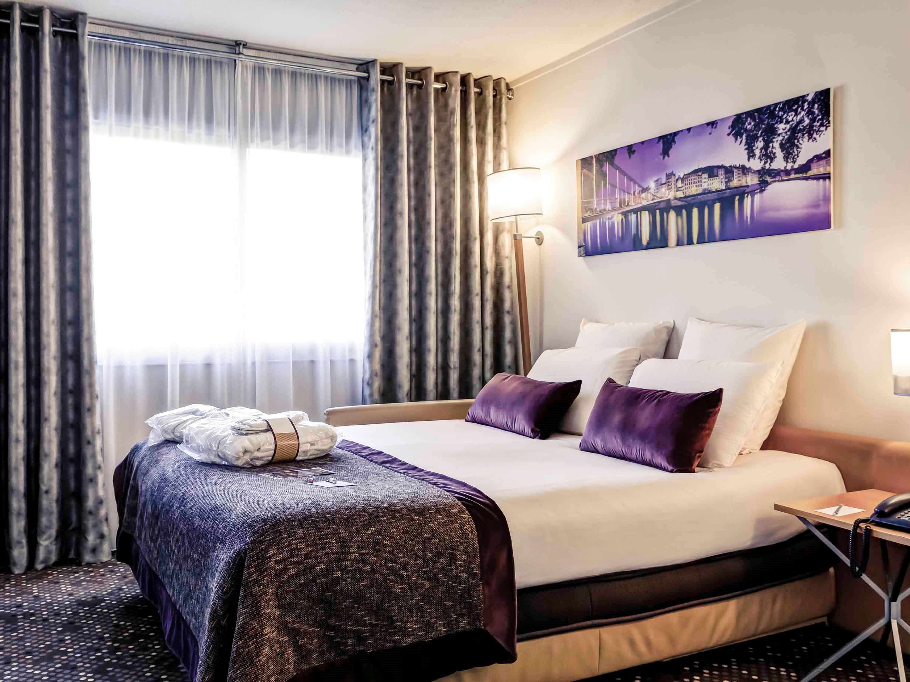 Mercure Lyon Charbonnieres Екстериор снимка