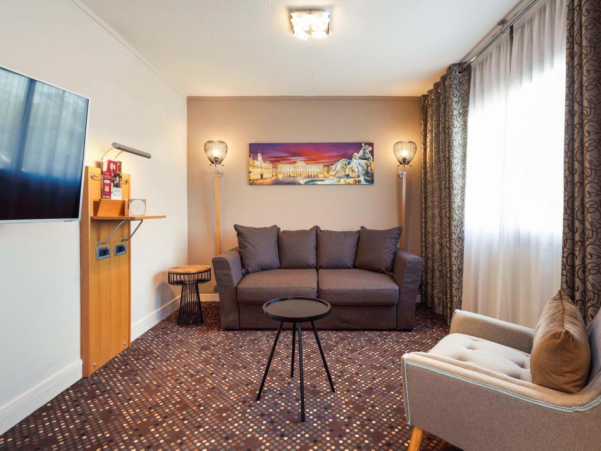 Mercure Lyon Charbonnieres Екстериор снимка